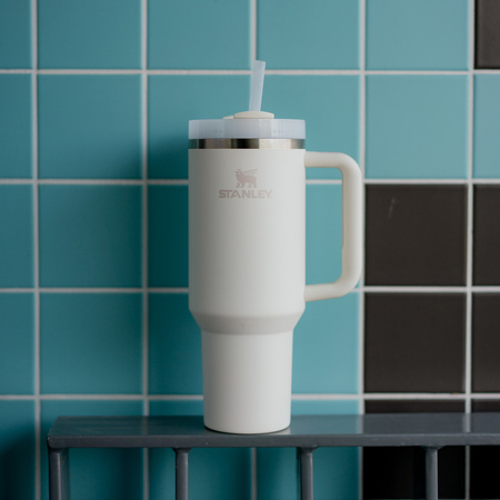 Kubek termiczny Stanley Quencher H2.O FlowState Tumbler 1,18 l - Cream Tonal