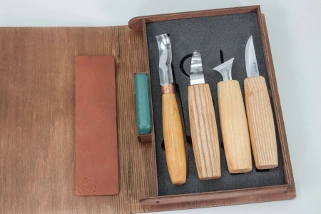 Zestaw noży do rzeźbienia z drewnianym etui - BeaverCraft S19Book