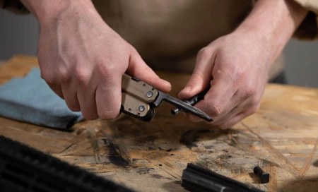 Multitool Leatherman Super Tool 300 M Coyote (832762) - 18 narzędzi